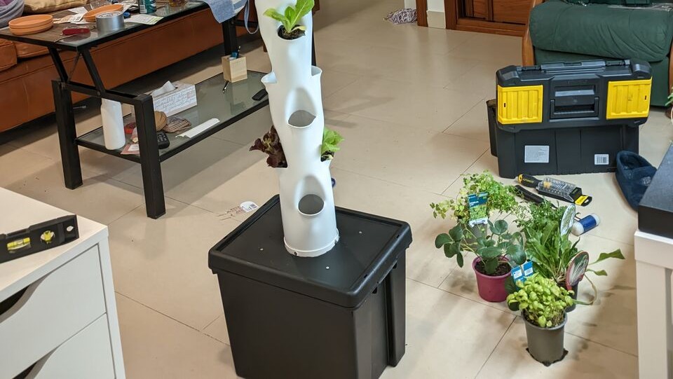 Hydroponic tower